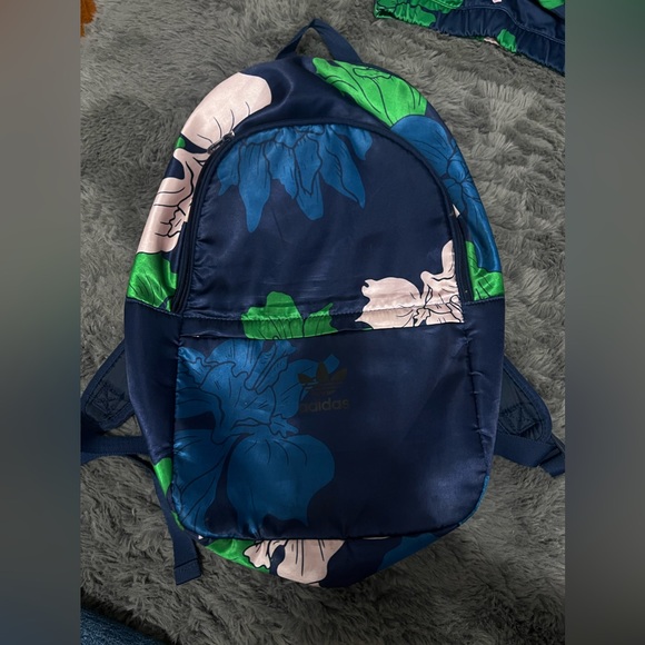 Adidas Originals 3 Piece Set - Picture 7 of 10